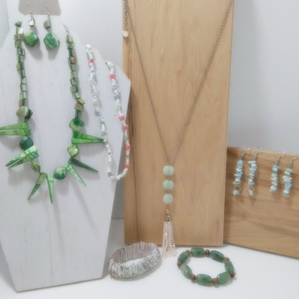 Vintage to Now Talbots Shell Chakra Necklace Bracelet Jewelry 8 Pc Lot Set